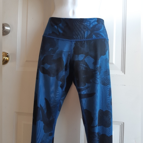 Mid Rise Leggings - Picture 3 of 16
